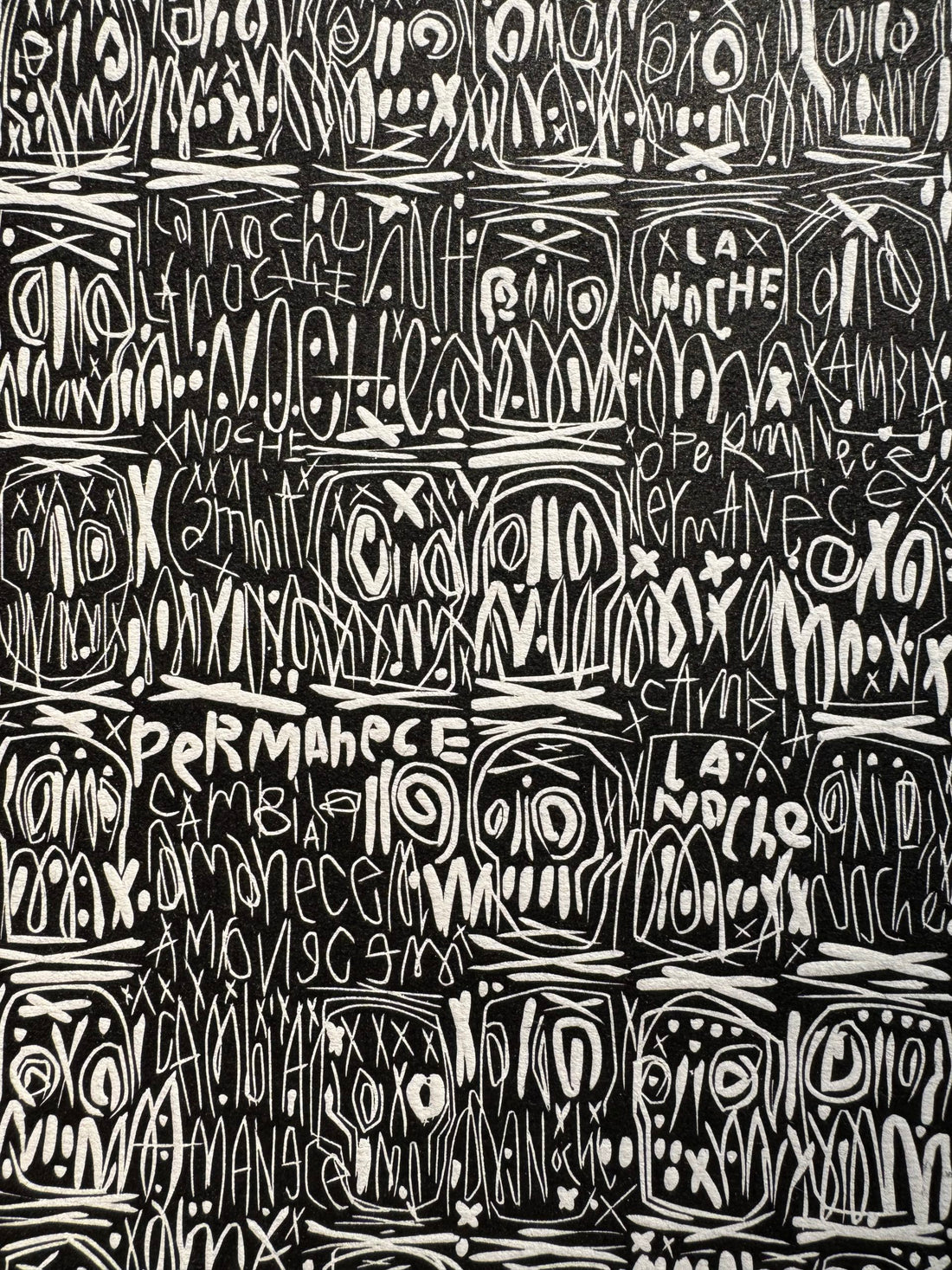 La noche cambia, la noche permanece. La noche cambia, cambia y amanece